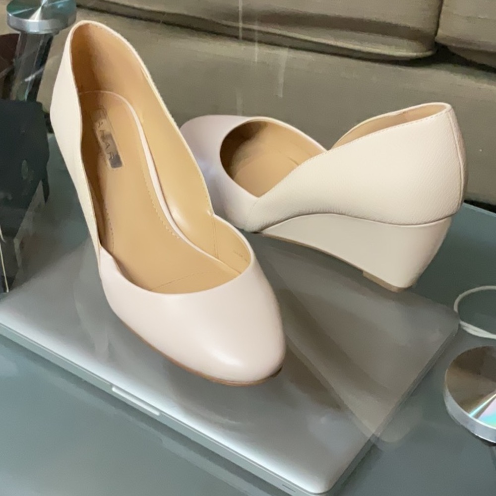 Elegant Cream Wedge Heels by TAHARI